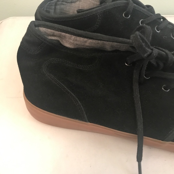DC black suede skateboard shoes - Picture 2 of 16